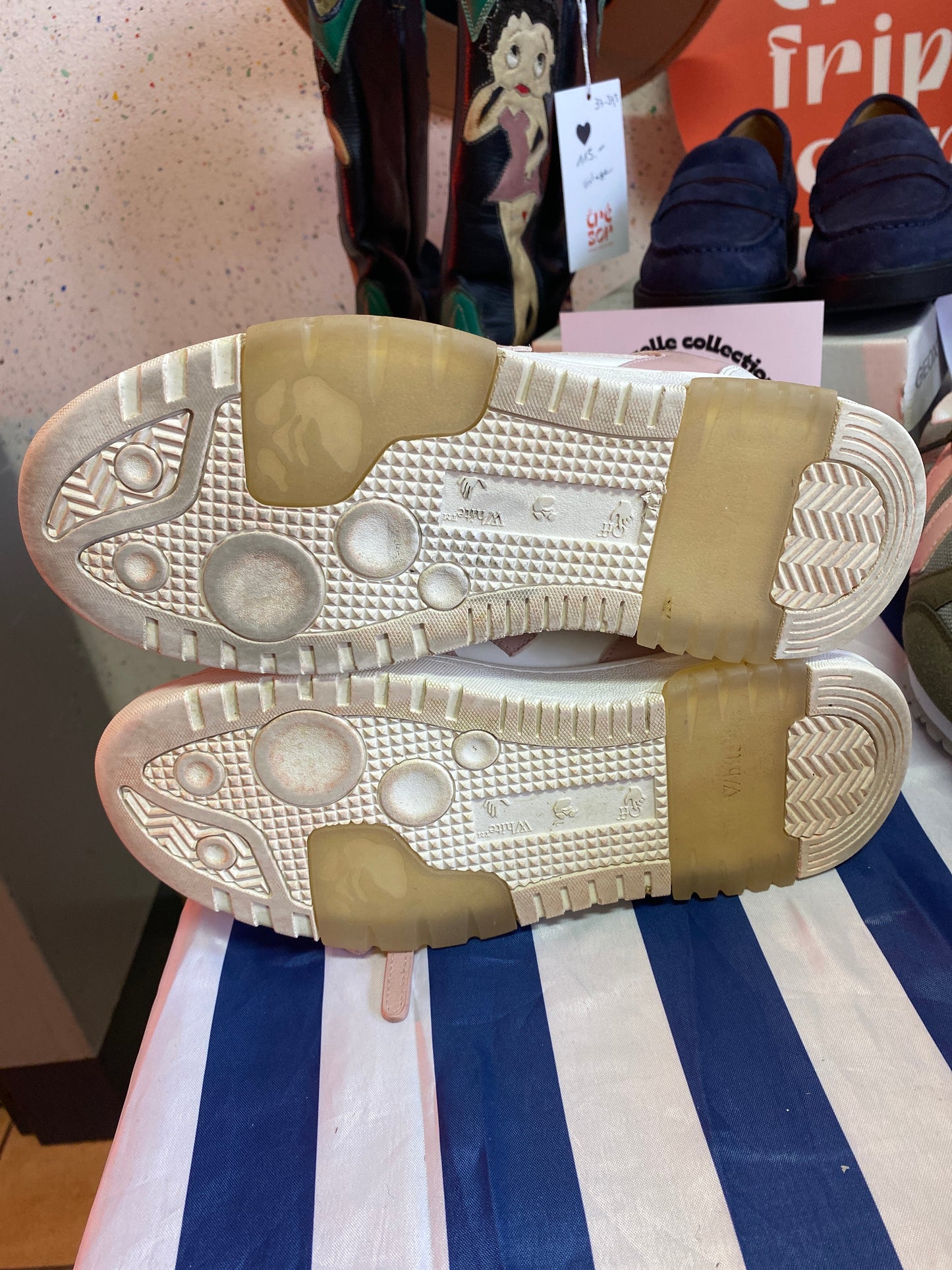 Off-White  Baskets Out Of Office rose et blanc femme 38