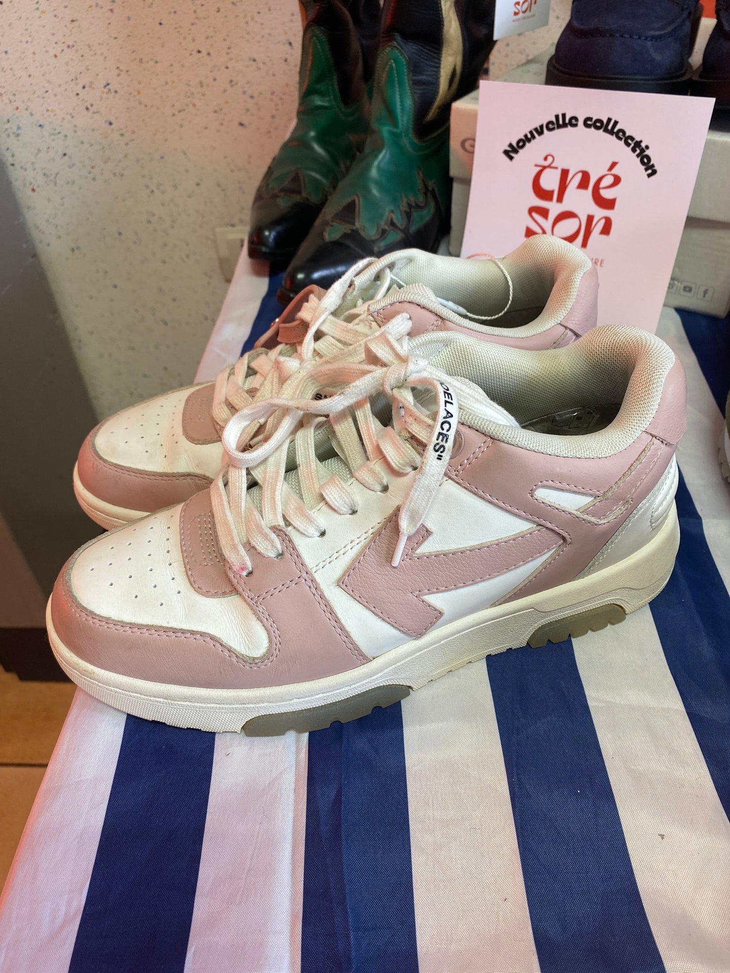 Off-White  Baskets Out Of Office rose et blanc femme 38