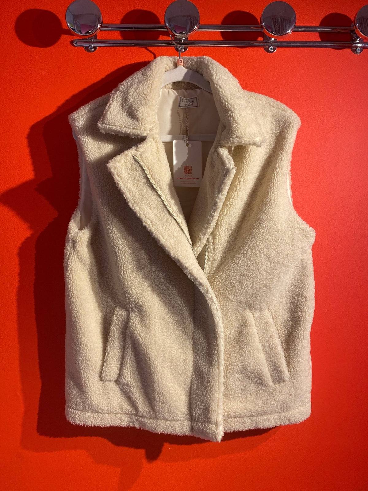 Gilet effet mouton sans manches "C'est beau la vie!" Femme S - Trésor