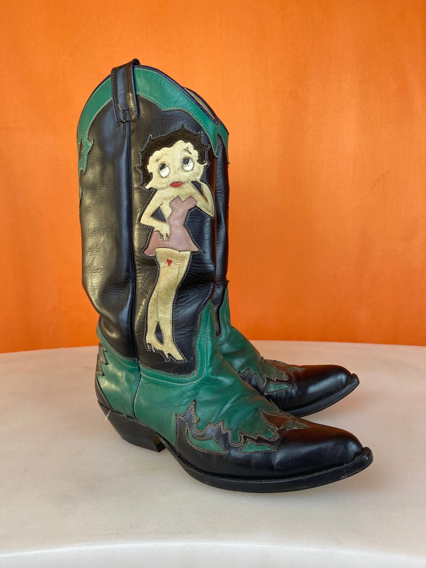 Magnifiques bottes santiags vintage faites main Betty Boop cuir vert et noir 37,5 - Trésor