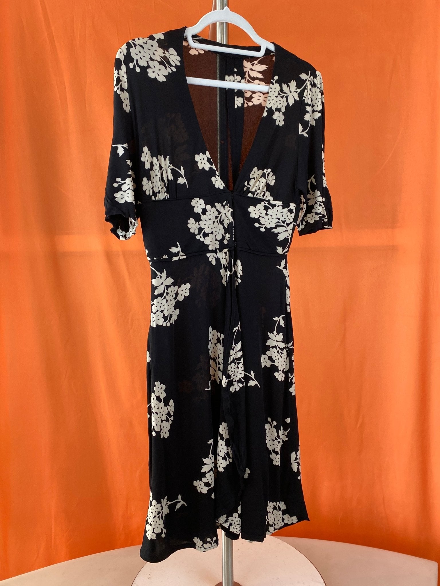 Robe portefeuille fleurie vintage noir et beige femme M - Trésor